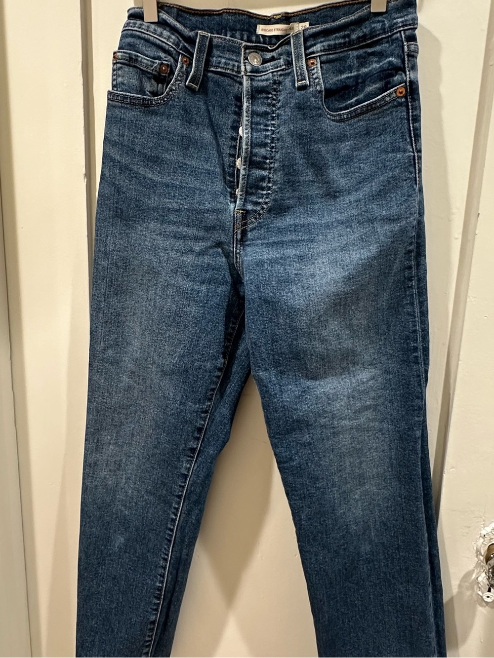 Levi's High-Rise Ribcage Straight Ankle Women's Jeans - Medium Blue Wash